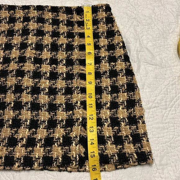 House of Harlow 1960 Black and Tan Tweed Ensemble - Picture 6 of 10